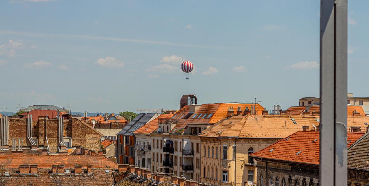 Luxury Apartment With Balcony In Downtown Budapeste Exterior foto